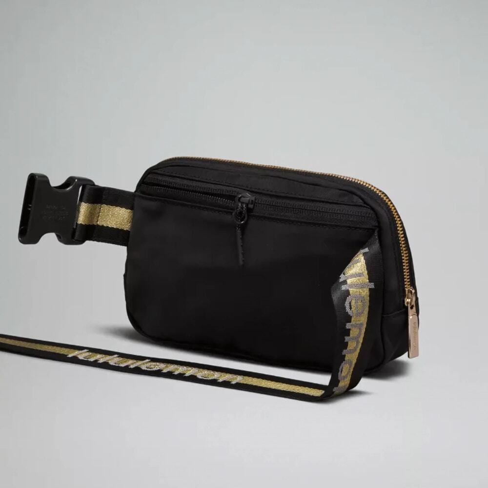 NEW Lululemon Everywhere Crossbody Belt Bag Wordmark Black and Gold Logo - Picture 5 of 6